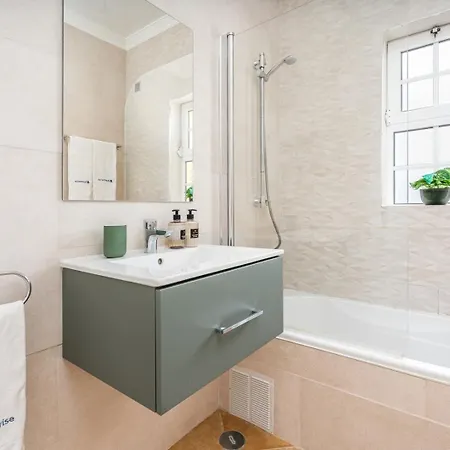 Sunny Flat W/ Balcony Near The Sea By Hostwise Apartmán *