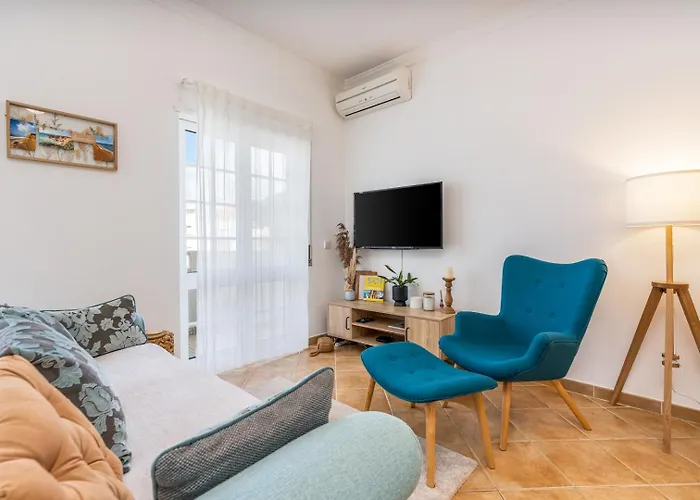 Sunny Flat W/ Balcony Near The Sea By Hostwise 알부페이라