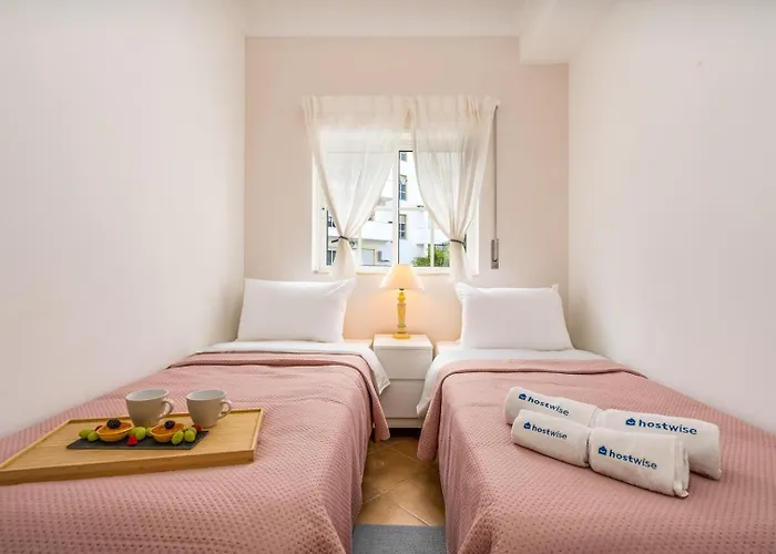 Sunny Flat W/ Balcony Near The Sea By Hostwise * 알부페이라