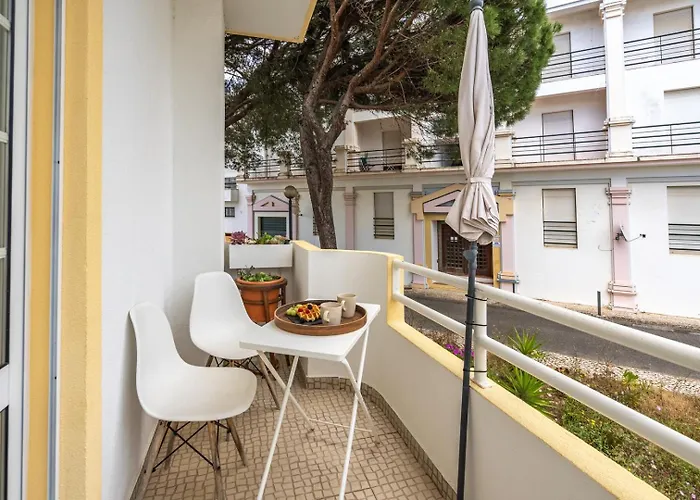 아파트 Sunny Flat W/ Balcony Near The Sea By Hostwise 알부페이라