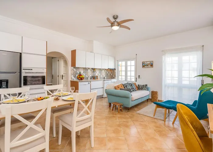 Sunny Flat W/ Balcony Near The Sea By Hostwise