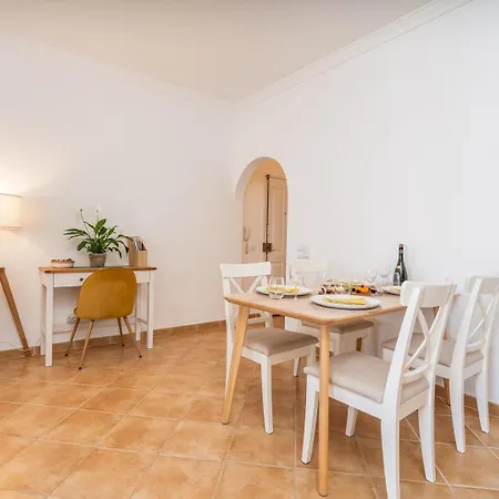 Hostwise - Sunny Flat W/ Balcony By The Algarve Sea Apartment