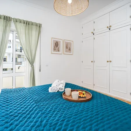 Hostwise - Sunny Flat W/ Balcony By The Algarve Sea