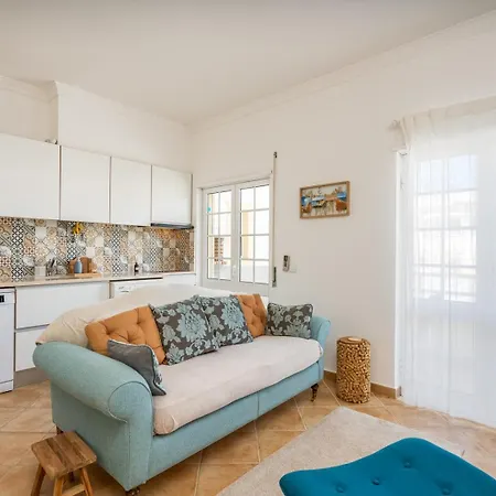 Apartment Hostwise - Sunny Flat W/ Balcony By The Algarve Sea *