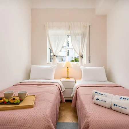 Sunny Flat W/ Balcony Near The Sea By Hostwise * 阿尔布费拉